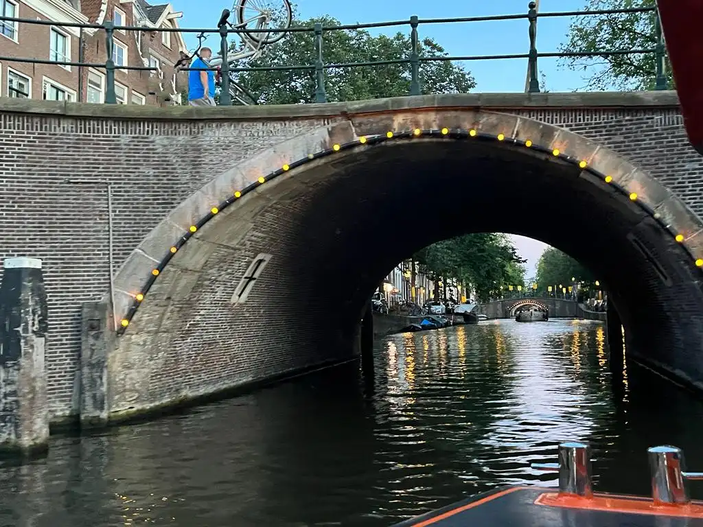 Do I need to book the lovers Amsterdam canal cruise in advance?