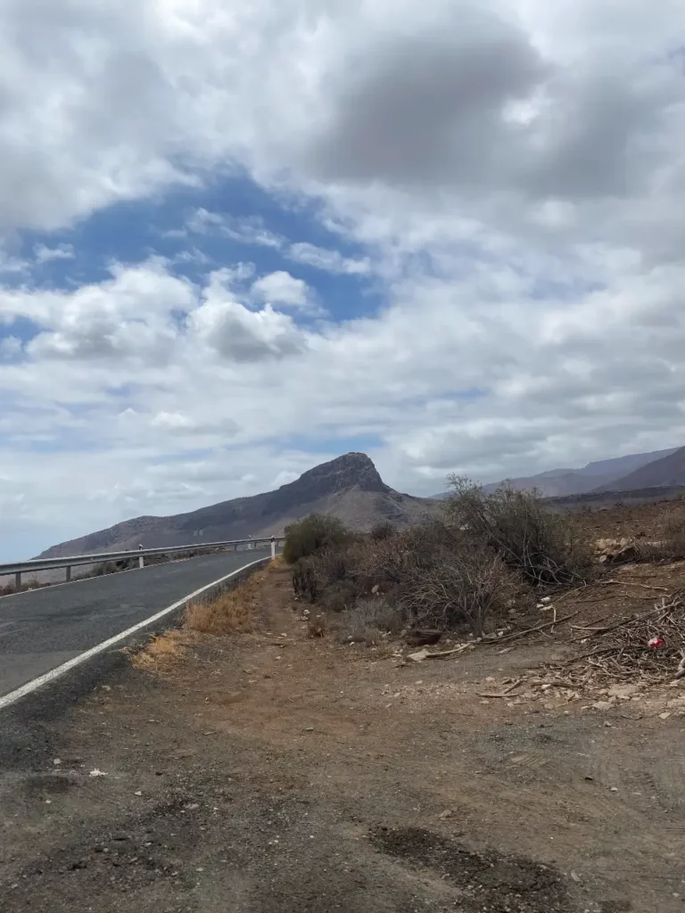 How long will it take to drive around Gran Canaria?